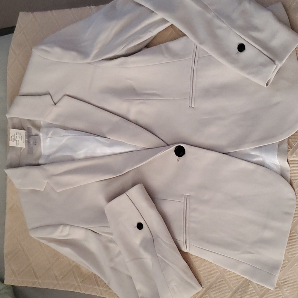 Cream blazer size 8